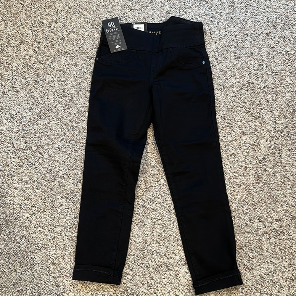 NEW Rock and Republic Womens Fever Crop Pull On Crop Mid Rise Black Sz 4 NWT